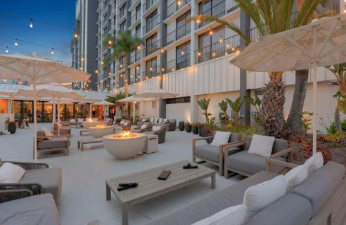 Airport Area Hotel | Hilton Irvine/Orange County Airport