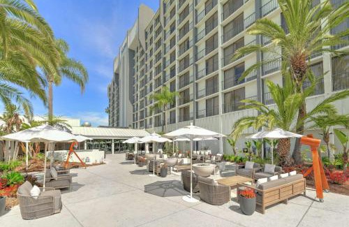 Airport Area Hotel | Hilton Irvine/Orange County Airport