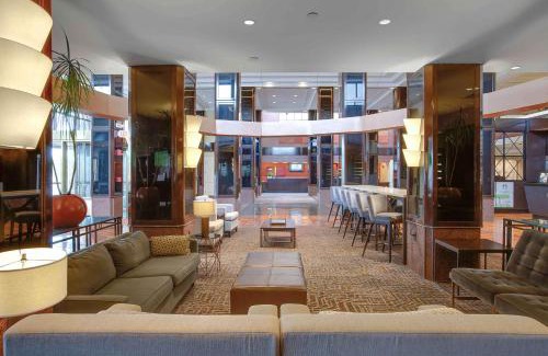 Elizabeth Hotel | Hilton Newark Airport