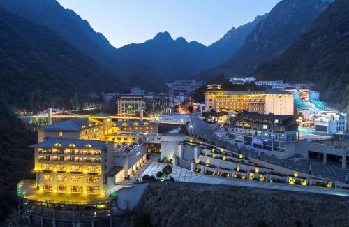 Shangrao County Resort | Hilton Sanqingshan Resort