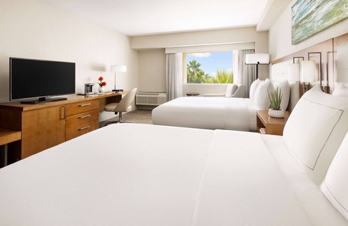 Broadway Northeast Hotel | Hilton Tucson East