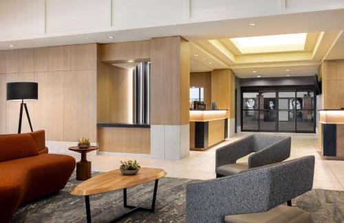 Richmond City Centre Hotel | Hilton Vancouver Airport