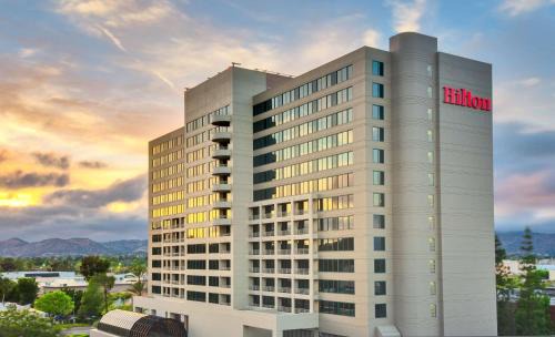 Warner Center Hotel | Hilton Woodland Hills/Los Angeles