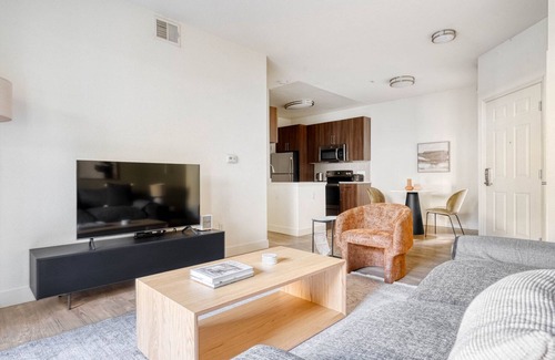 Sunnyvale Apartment | Hip Sunnyvale 1BR w/Pool, A/C & W/D, nr highways, by Blueground