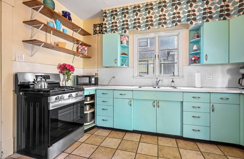 Old West Side House | Historic 4 BR, 1.5 bath home SO close to downtown Ann Arbor!