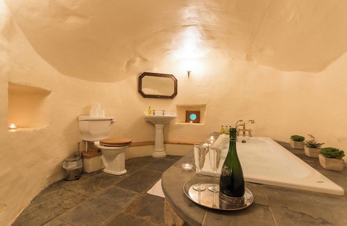 Cupar Other | Historic 6-Bedrooms Castle Retreat