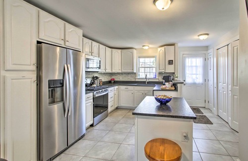 Bath House | Historic Bath Home, Walk to Waterfront Park!