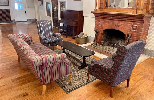 Brandon Hotel | Historic Brandon Inn Room for Three