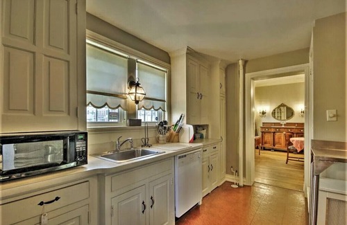 Hanover House | Historic Bucher House with central location to Gettysburg and Lancaster Amish