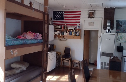 Benezette Cabin | Historic cabin in Benezette, PA Scenic tourist area . Hunting, Fishing, & more