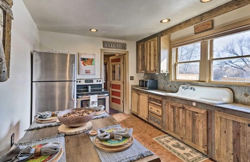 Roberts Cabin | Historic Cabin w/Hot Tub- near red lodge, visit Beartooth Pass & Yellowstone
