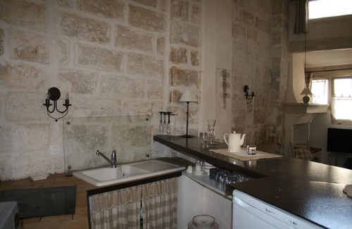 Avignon City Centre Apartment | Historic center: Charming apartment in a 15th century mansion
