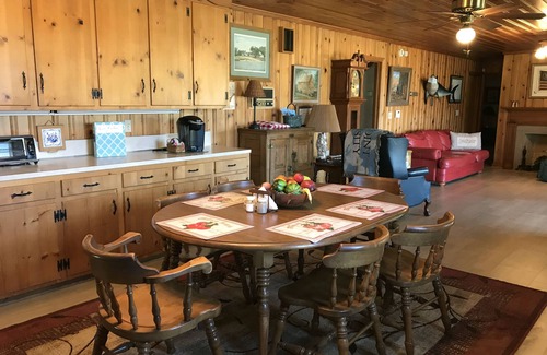 Johns Island House | Historic Charleston Waterfront Hut Homestead Close to Downtown & Kiawah/Folly