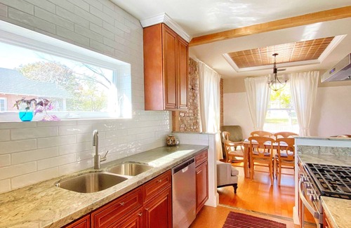 Clarkdale House | Historic Clarkdale House with Mountain Views