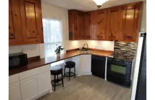 Blackstone House | Historic Colonial Foursquare near FASTC/Ft Barfoot