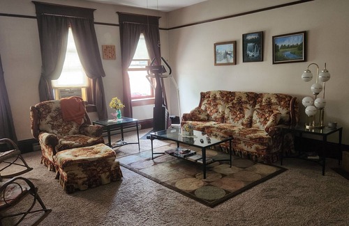 McConnelsville Apartment | Historic Downtown McConnelsville Apt, Overlooking Locks of Love Sculpture