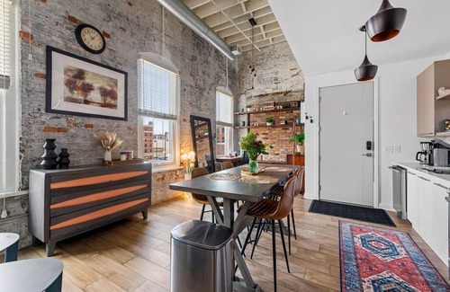 Pendleton Apartment | Historic Downtown - Free Parking Garage - 5 min walk OTR