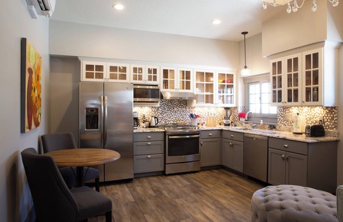 Roseburg Apartment | Historic Downtown Luxurious Apartment Only Steps Away from Local Restaurants