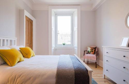 West End Apartment | Historic Edinburgh 1890s Home Turned Relaxing Retreat