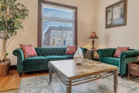 Olde Towne East House | Historic Elegance Retreat - Columbus Downtown