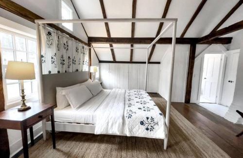 West Cornwall House | Historic Estate - 5 min to Mohawk Mt Ski Resort