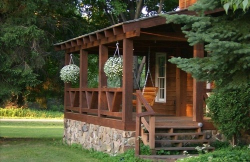 Spring Creek House | Historic Farmhouse and horsefarm with trail riding and a pond.
