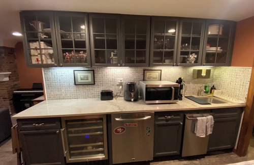 Historic Downtown Apartment | Historic Hamilton Park Garden apartment in Downtown Jersey City