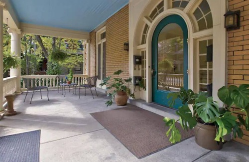 Northside District Apartment | Historic Hampton Court Unit 1