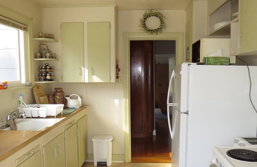 Campbell River House | Historic Heritage Beach House with Awesome Views!