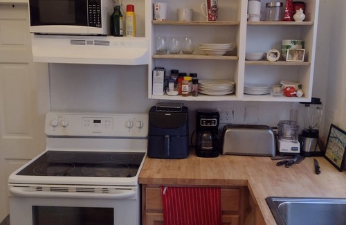 Palatka Apartment | Historic Home a block to St Johns River and down town shops/restaurants.