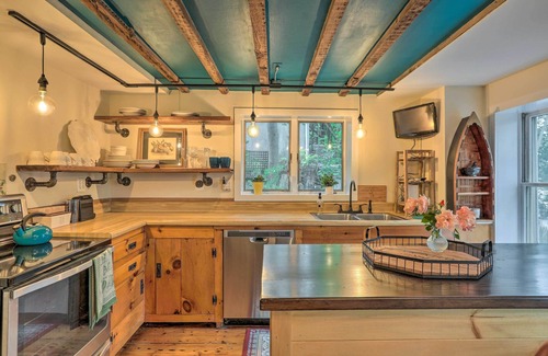 Lambertville Cottage | Historic Home in Lambertville: Walk to Bridge