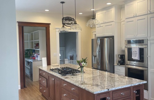 Storm Lake House | Historic home near lake, parks, shopping and BVU! Perfect for the holidays!