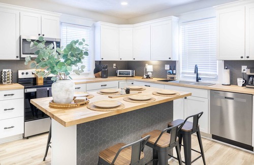 Walton House | Historic Home, Perfectly Located Between The Ark and The Creation Museum.