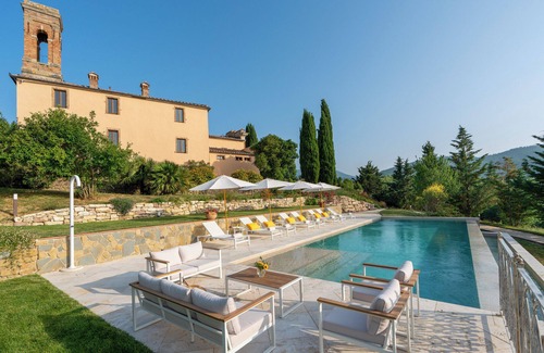 Radicondoli Villa | Historic home San Lorenzo in Montalbano
