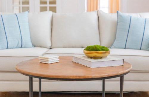 New Iberia House | Historic Home w a Fresh Look - Downtown