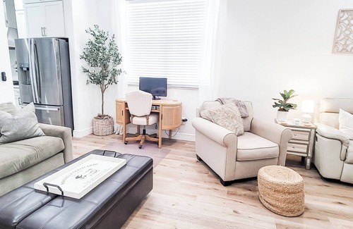 Hyde Park House | Historic Hyde Park Village Haven