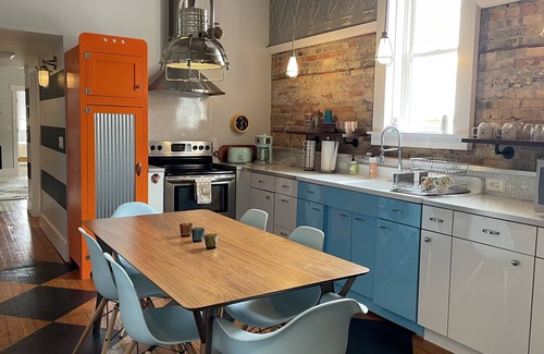 Frankfort Apartment | Historic loft apartment in downtown Frankfort, TWO blocks from Lake Michigan!