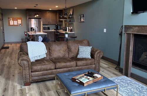 Utica Condo | Historic Loft/Charlotte Suite/Starved Rock/Utica