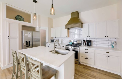 Madison Cottage | Historic Madison Retreat - 1 Mi to Ohio River