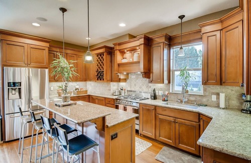 Portland House | Historic Mott Sisters Style Salon-Near Moda Center