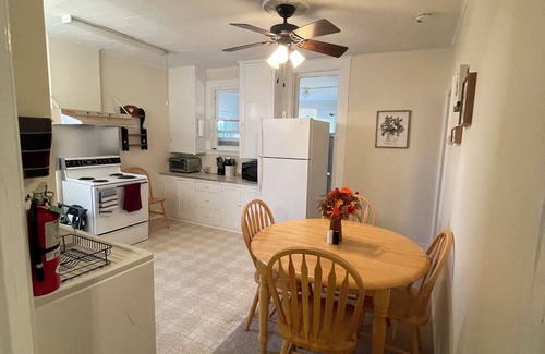 Nauvoo Apartment | Historic Nauvoo Apartment, family friendly.