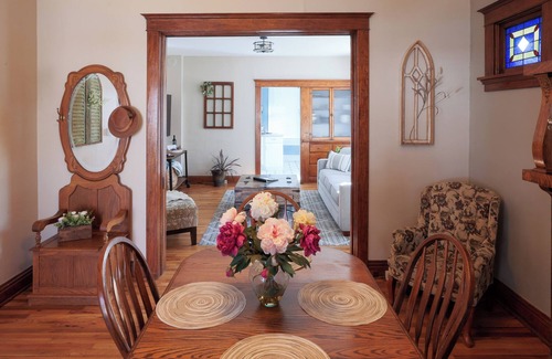 Arvada House | Historic Olde Town/Dogs/Kids/Red Rocks/Rocky Mtns/Light Rail to Denver