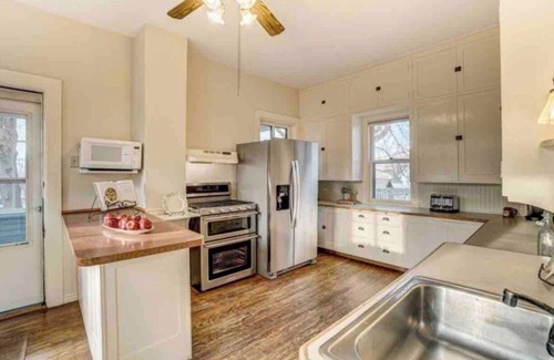 Red Wing House | Historic Red Wing Manor 1876. Please read pricing information before booking.