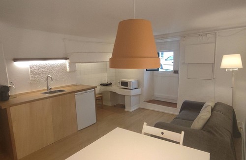 Santa Maria do Castelo e Sao Miguel Apartment | Historic renovated apt located at the main gate of the Castle of Torres Vedras!