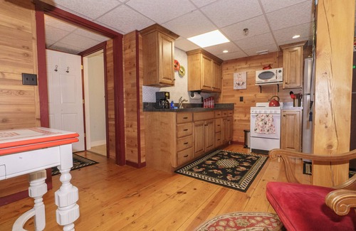 Wyomissing House | Historic Restored Amish Homestead 1-BR Barn Loft