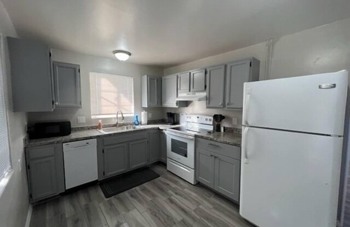 Rincon Heights House | Historic Rincon Heights 1BR and Parking