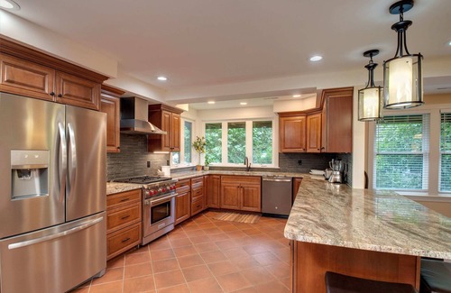 Moravia House | Historic Samuel Hopkins Adams 6bd/4 bath- Level lakefront Home sleeps 14!