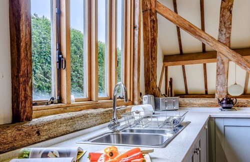 Sheffield Green Cottage | Historic, sensitively restored cosy barn conversion close to Ashdown Forest.