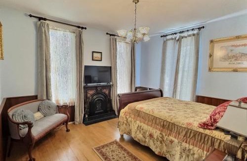 West Central Hotel | Historic Sion Bass Guest House