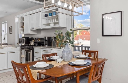 Soulard Apartment | Historic Soulard King 2BR Apt w/Private Deck